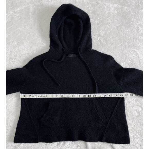 Le Ore Women’s Size S Black Cashmere Cropped Hooded Pullover Sweater Pockets - Picture 7 of 7